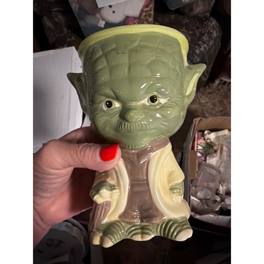 Star Wars Yoda Ceramic goblet Galerie 2013 Lucasfilm Collectible Green Tan